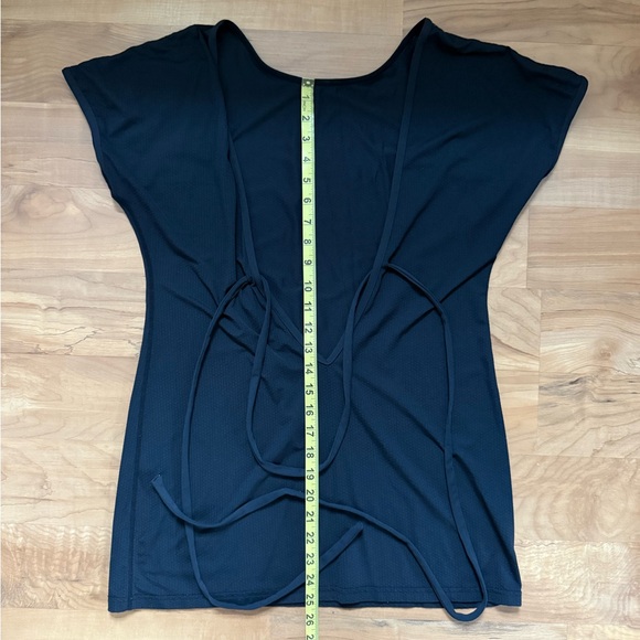 Multi-Wear Tie Tee: Lululemon - Picture 2 of 14